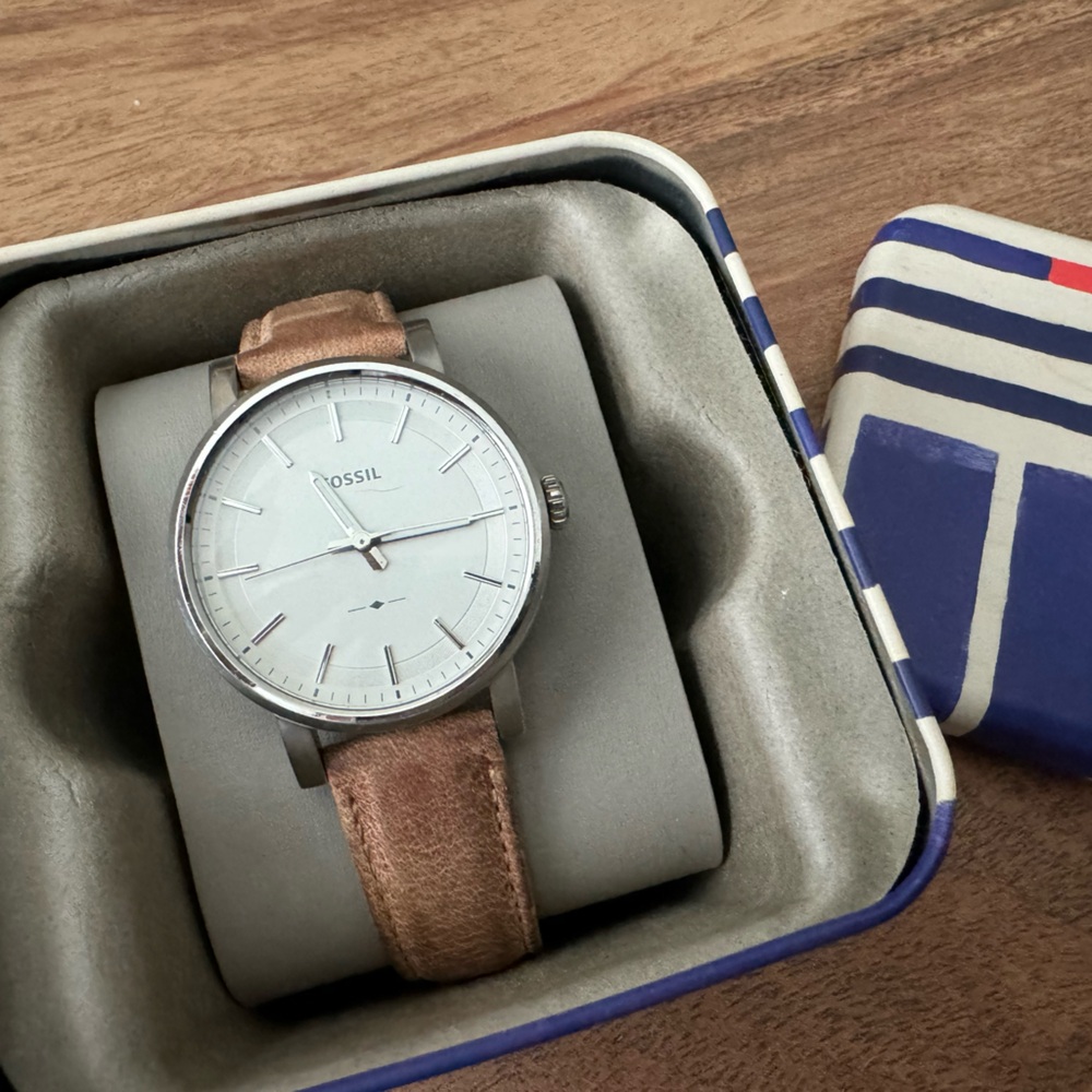 Women’s Leather Fossil Watch